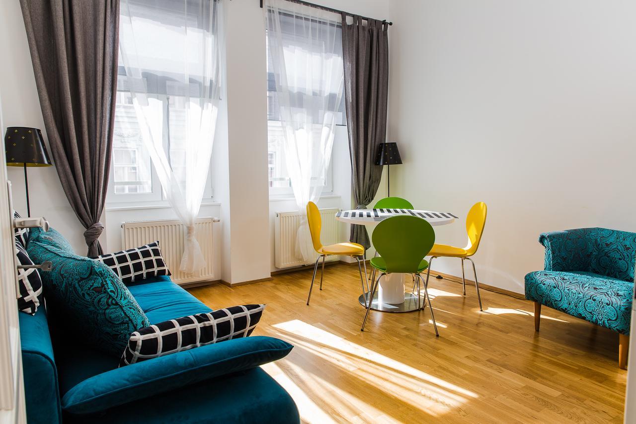 Design Place 1030 Apartment *