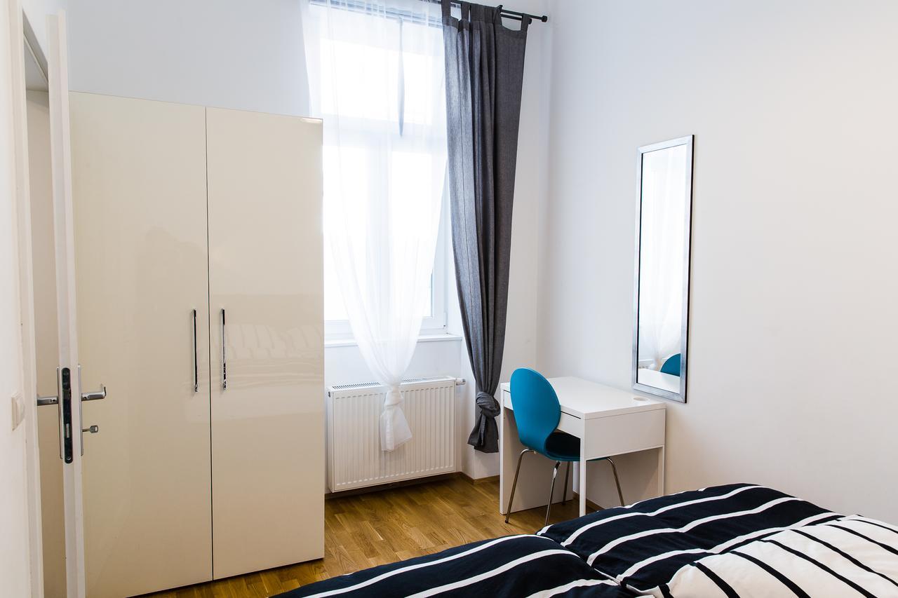 Design Place 1030