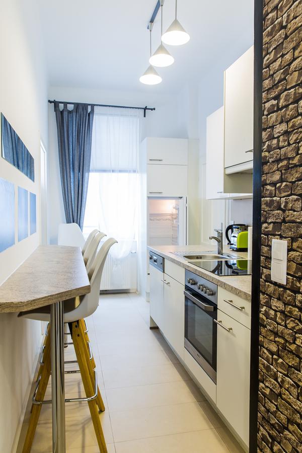Design Place 1030 *